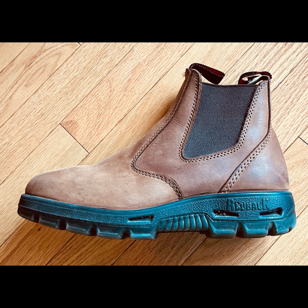 Men’s RedBack Tan Leather suede Boots 7.5 Men’s Fits More Like an 8 Mens